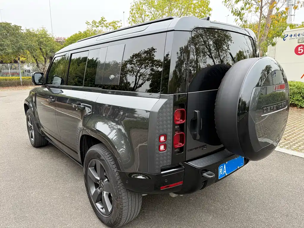 Land Rover Defender 2023 — фото 6