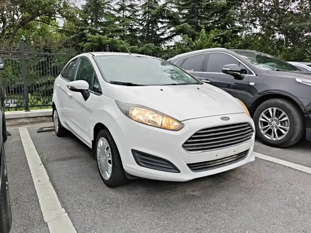 Ford Fiesta 2015 — фото 4