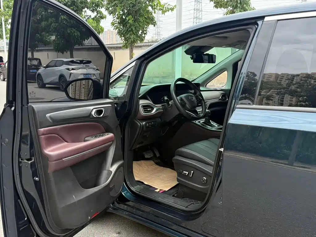 GAC Trumpchi M6 2022 — фото 3