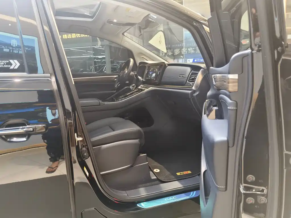 GAC Motor Trumpchi M8 2022 — фото 18