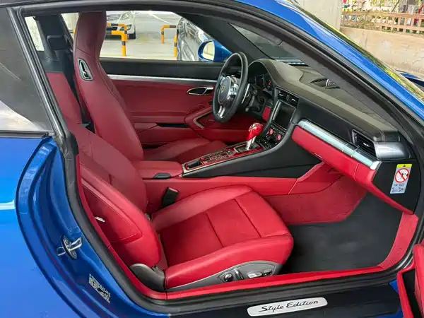 Porsche 911 2016