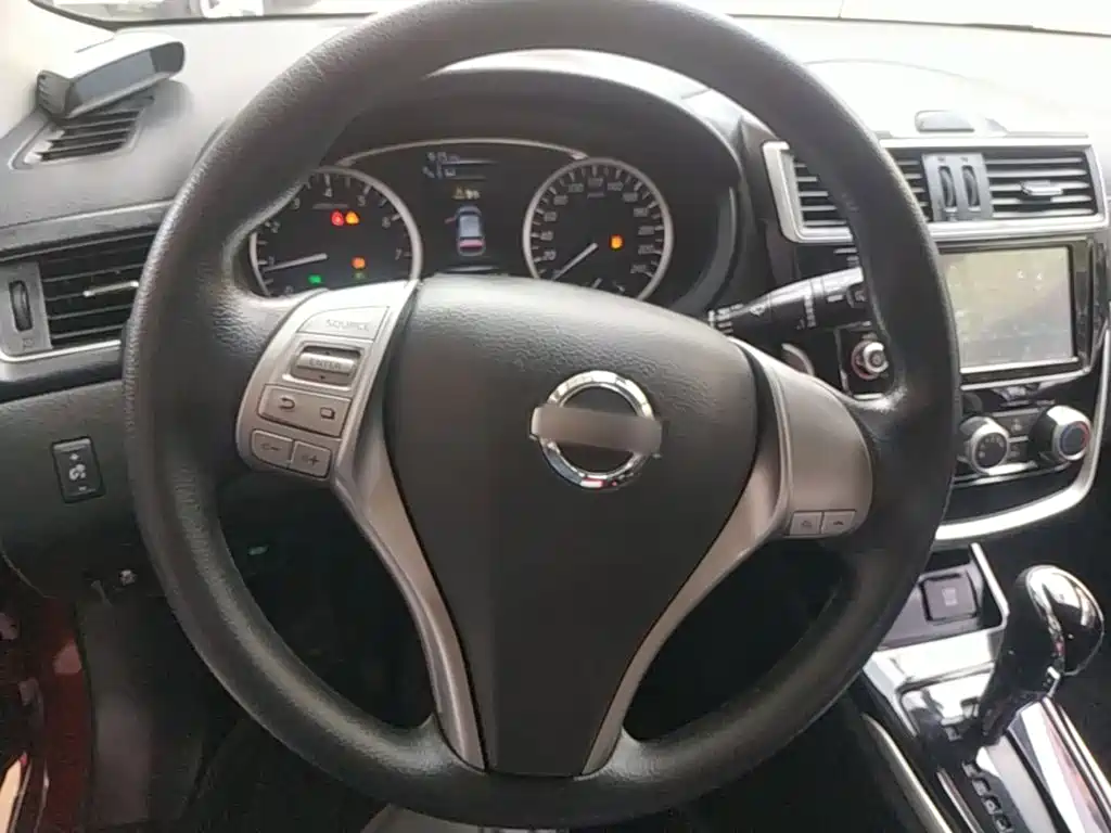 Nissan Tiida 2018 — фото 11