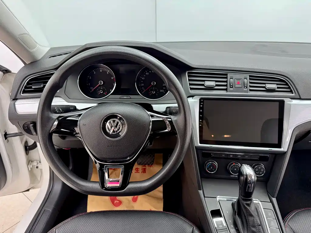 Volkswagen Lamando 2018 — фото 16