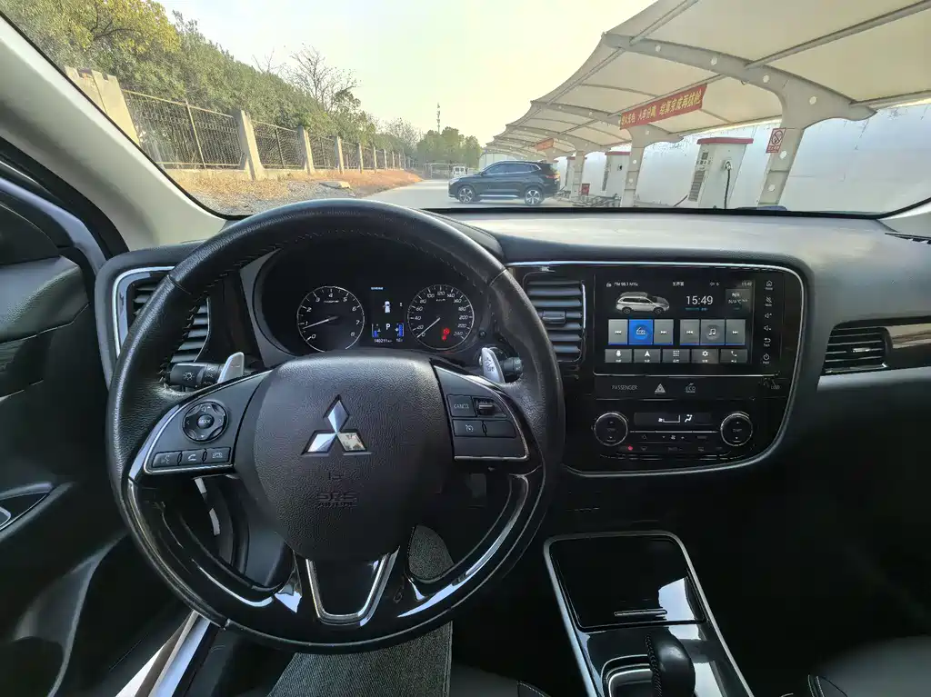 Mitsubishi Outlander 2020 — фото 14