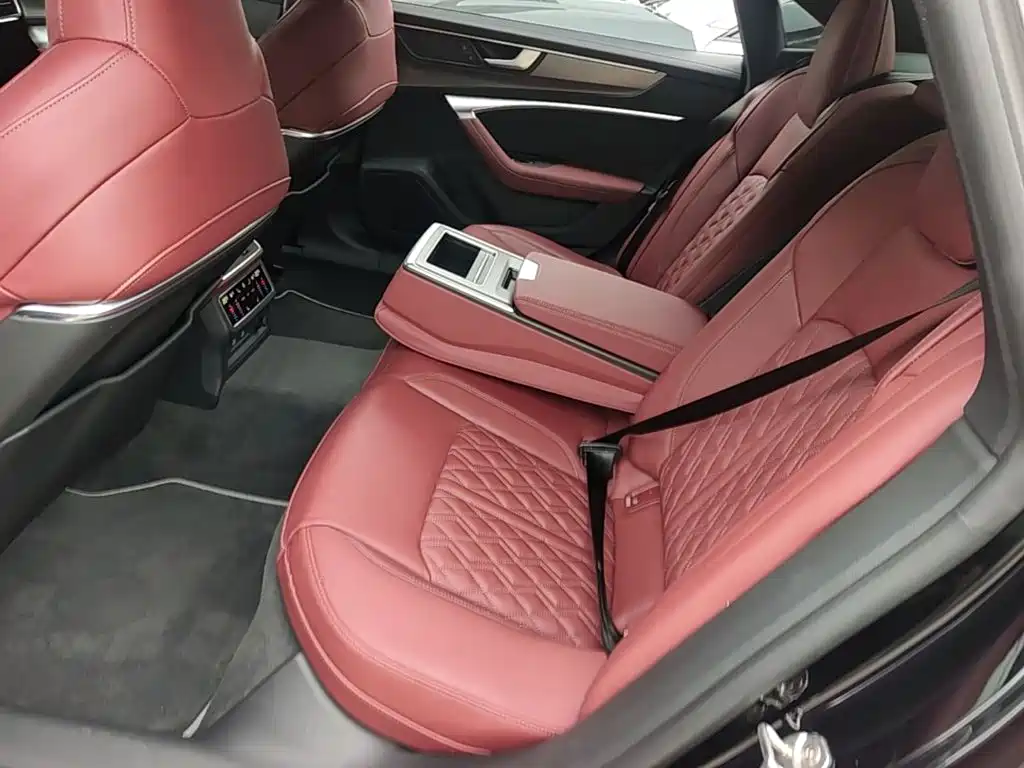 Audi A7L 2025 — фото 24