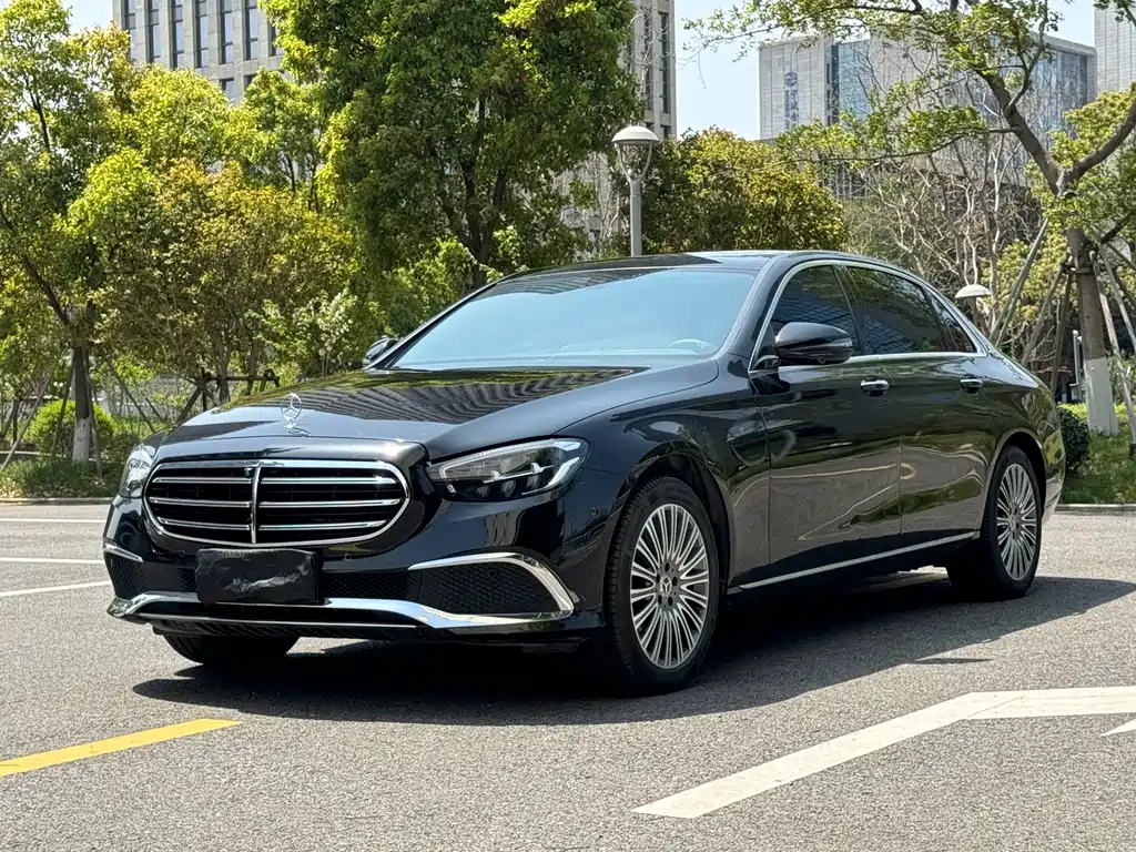 Mercedes-Benz E-Class 2022