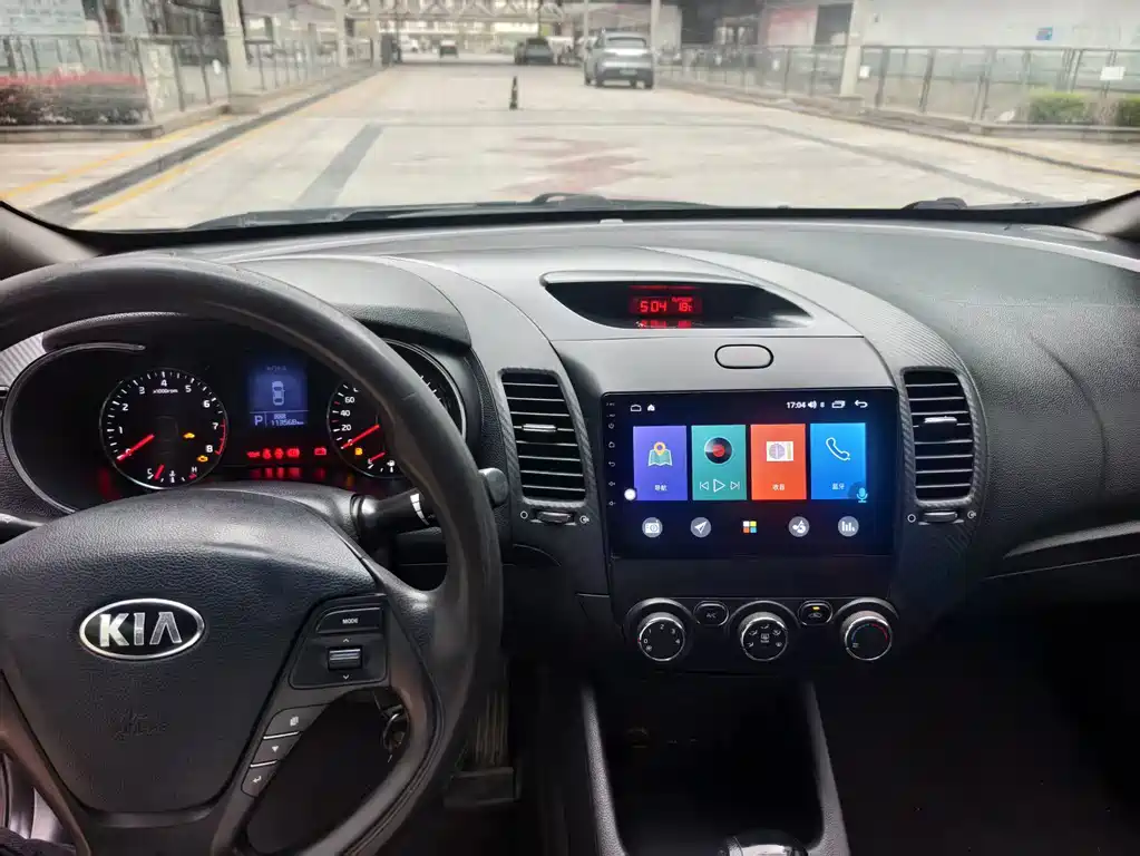 Kia K3 2014 — фото 11