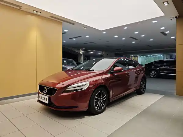 Volvo V40 2018