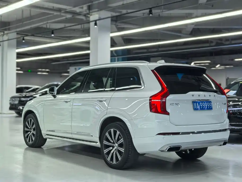 Volvo XC90 2020 — фото 11