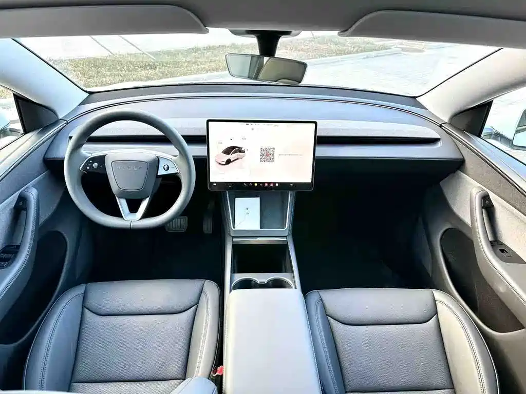 Tesla Model Y 2026 — фото 4