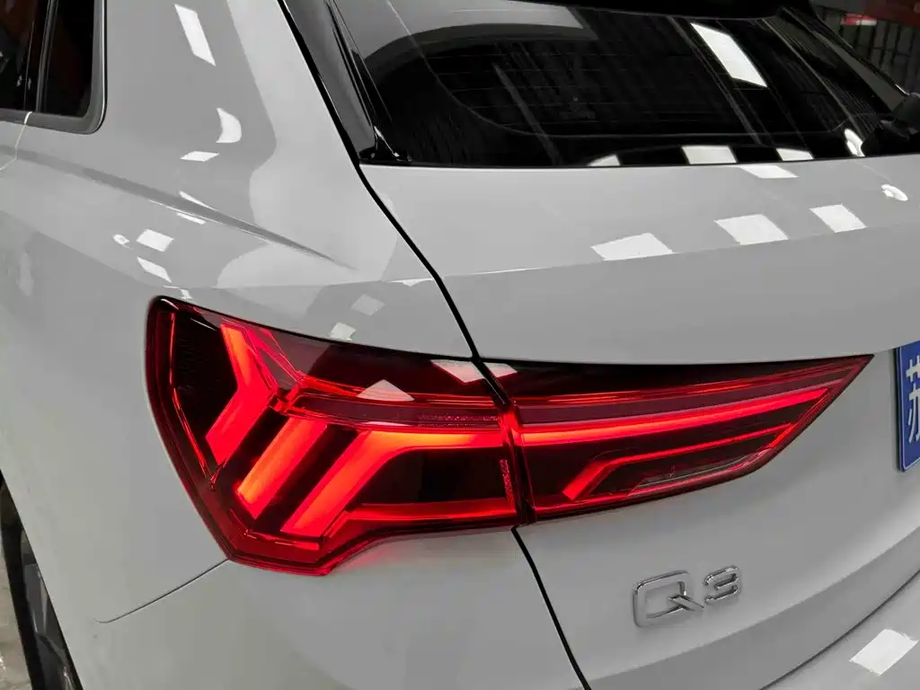 Audi Q3 2023 — фото 19