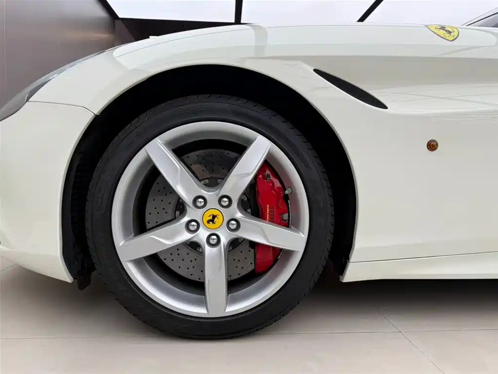 Ferrari California T 2016 — фото 13