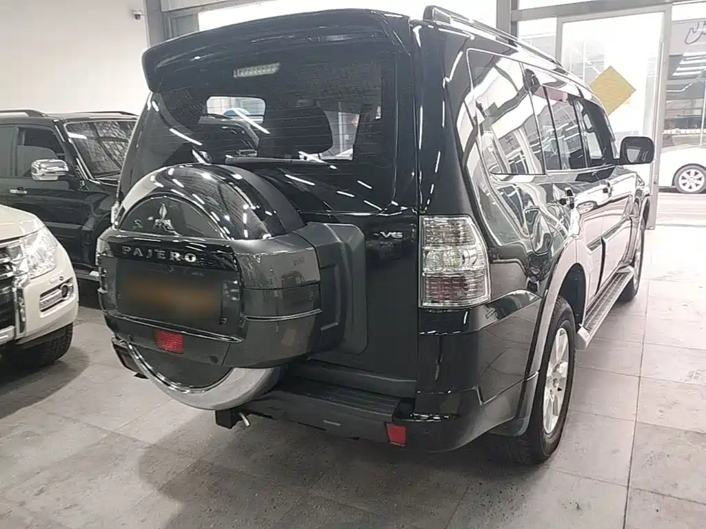 Mitsubishi Pajero 2018