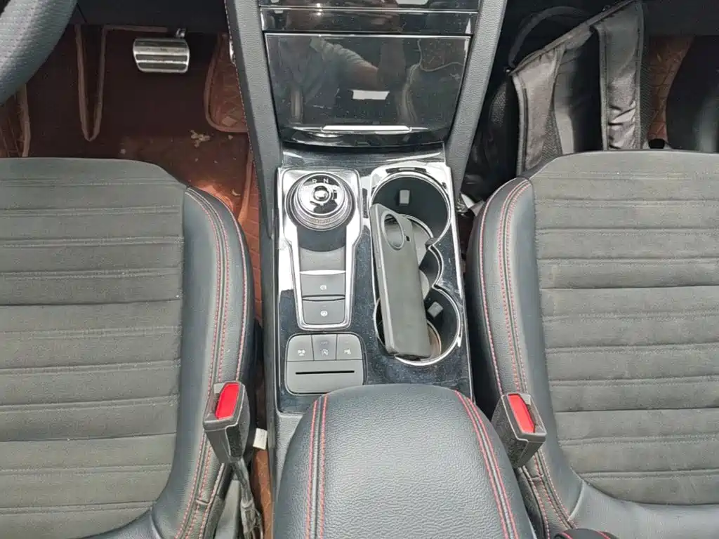 Ford Edge 2023 — фото 14