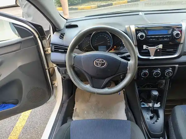 Toyota Yaris L 2017