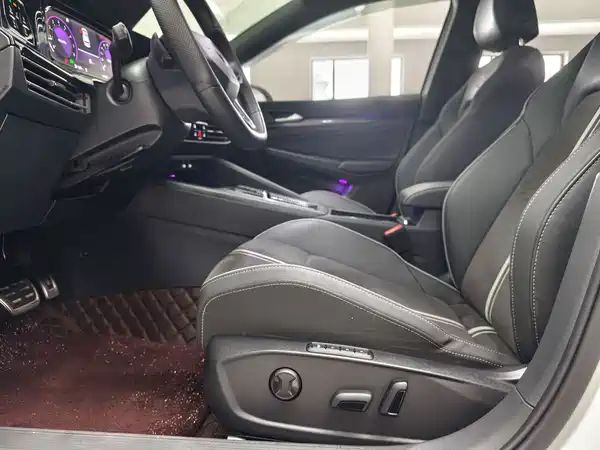 Volkswagen Golf 2023