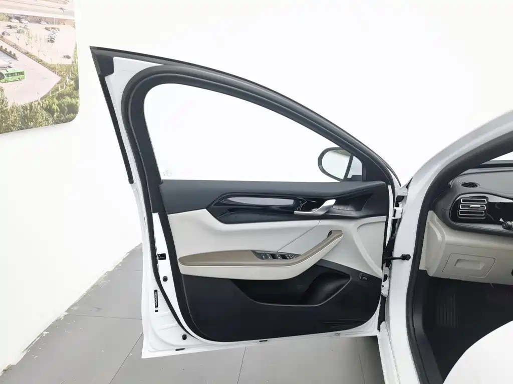 BYD Qin PLUS 2023 — фото 8