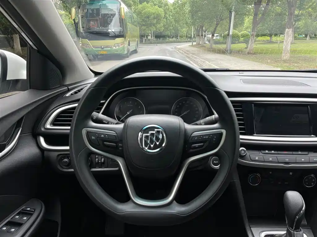 Buick Excelle 2022 — фото 16