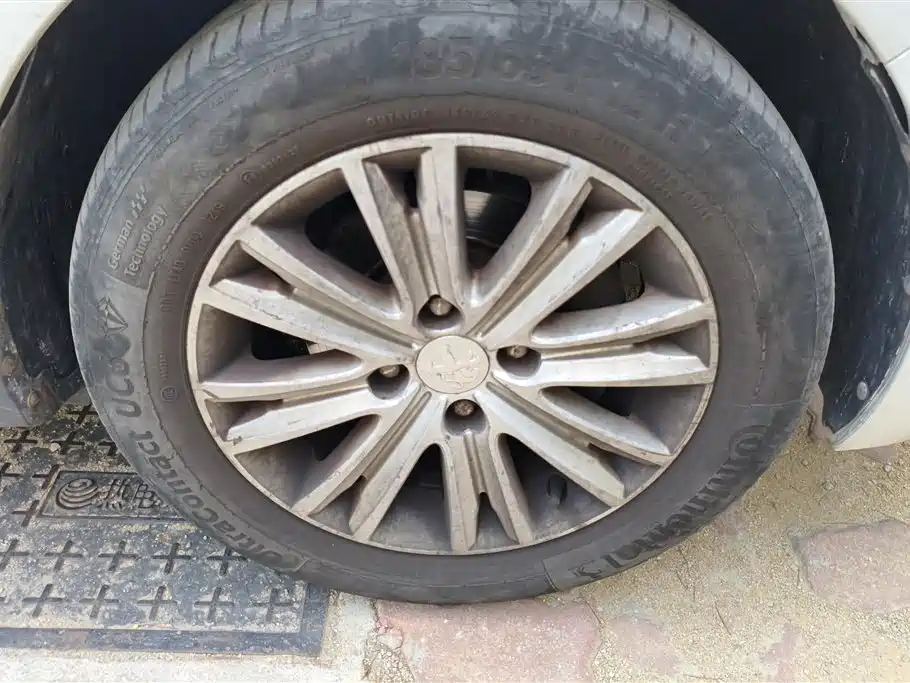 Peugeot 301 2014