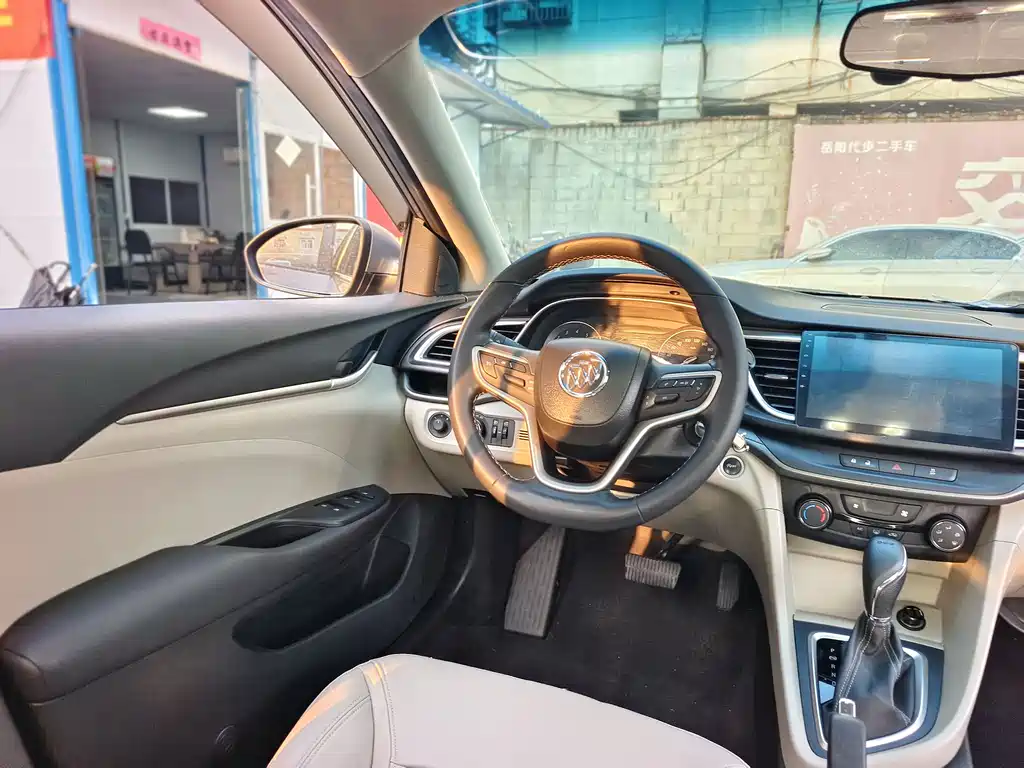 Buick Excelle 2018 — фото 6