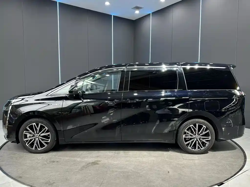 GAC Motor E8 PHEV 2024 — фото 4