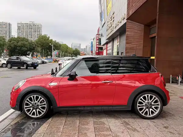 MINI MINI 2019