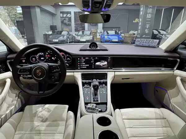 Porsche Panamera 2022