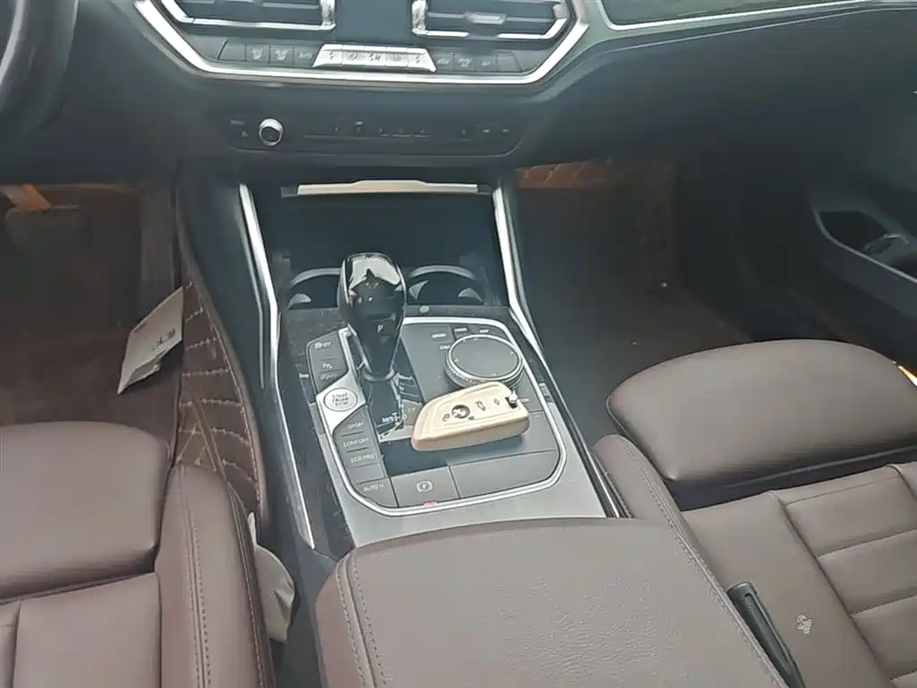 BMW 3 Series 2021 — фото 14