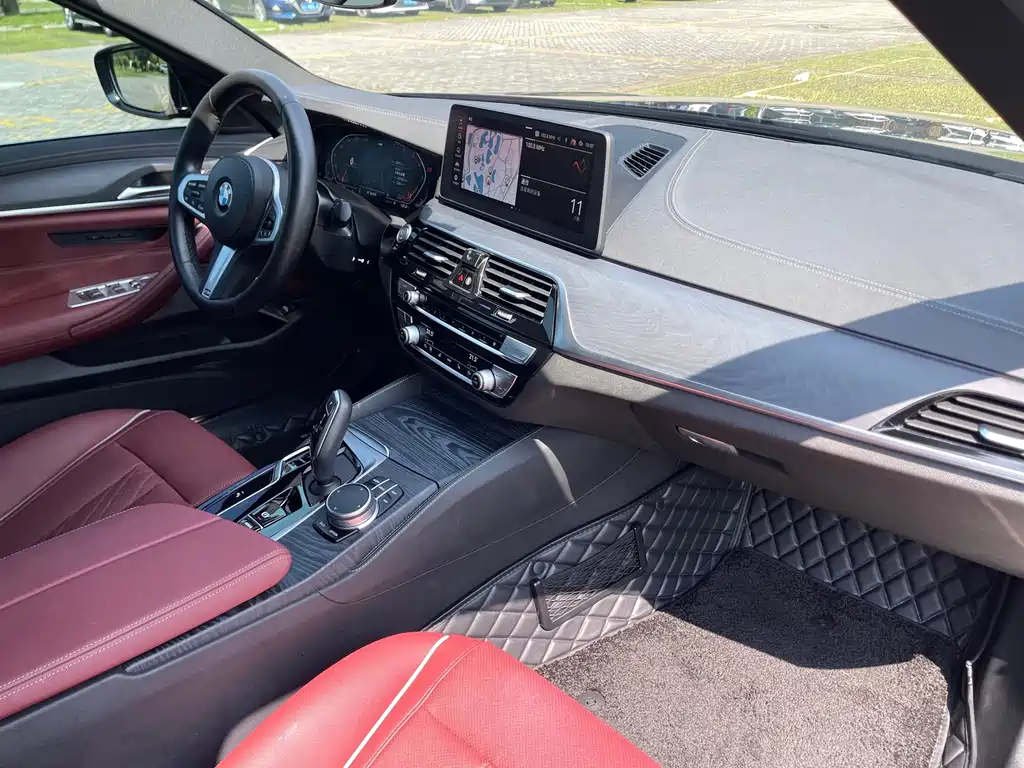 BMW 5 Series 2021 — фото 15