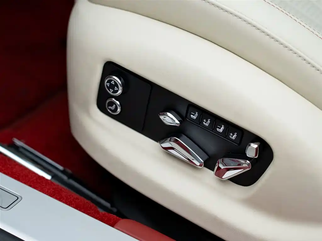 Bentley Flying Spur 2023 — фото 12