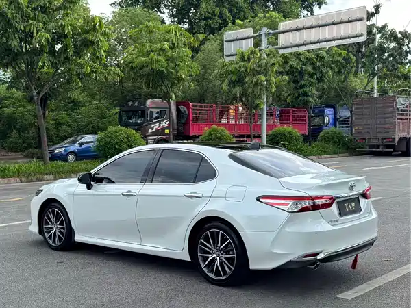 Toyota Camry 2021