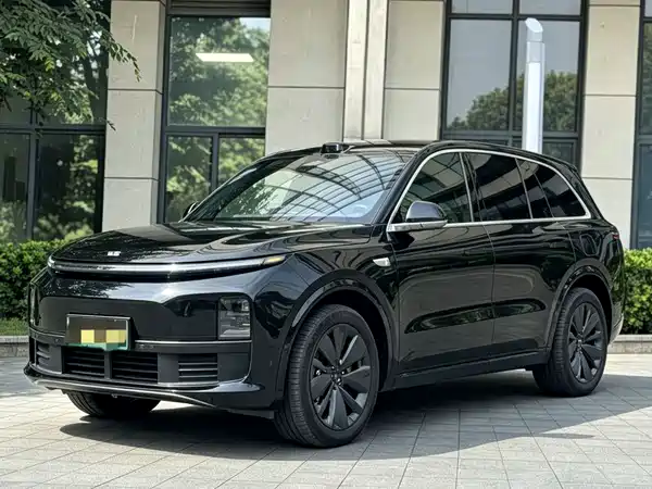 Li Auto L6 2025