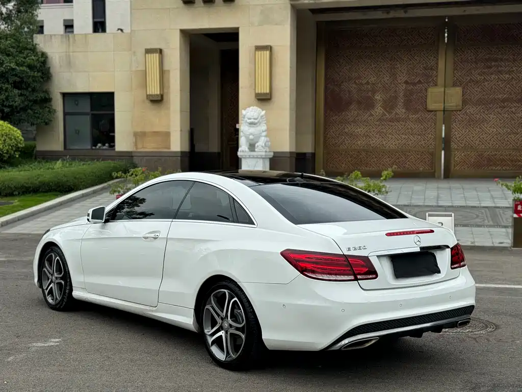 Mercedes-Benz E-Class 2015 — фото 15
