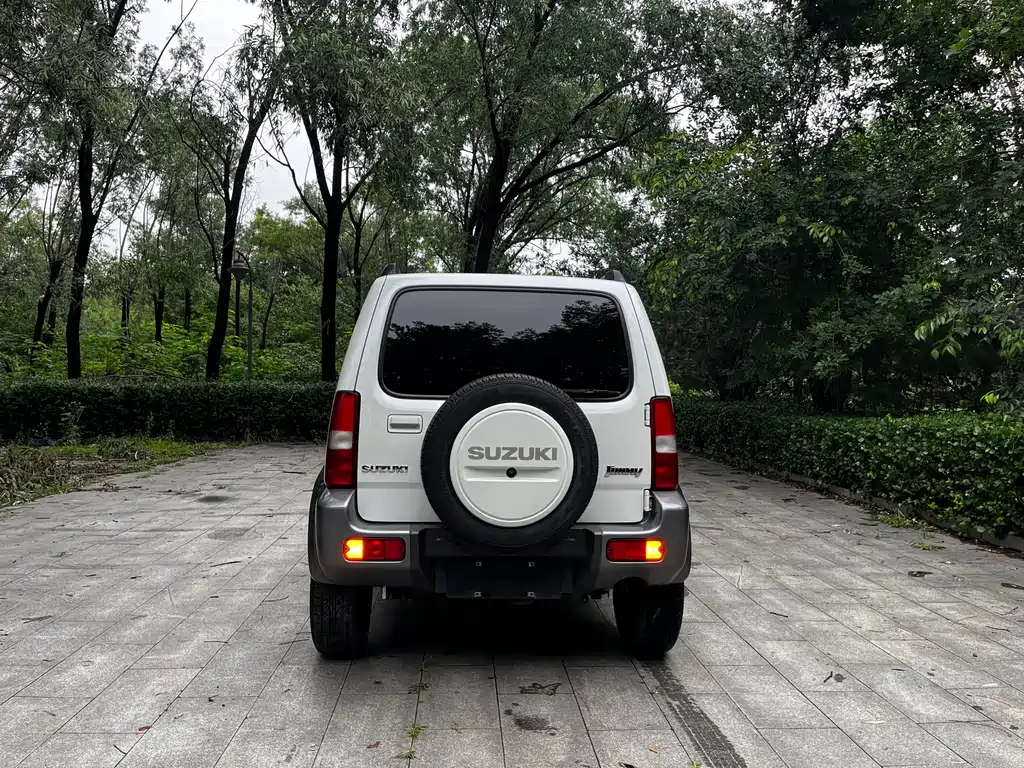 Suzuki Jimny 2017 — фото 6
