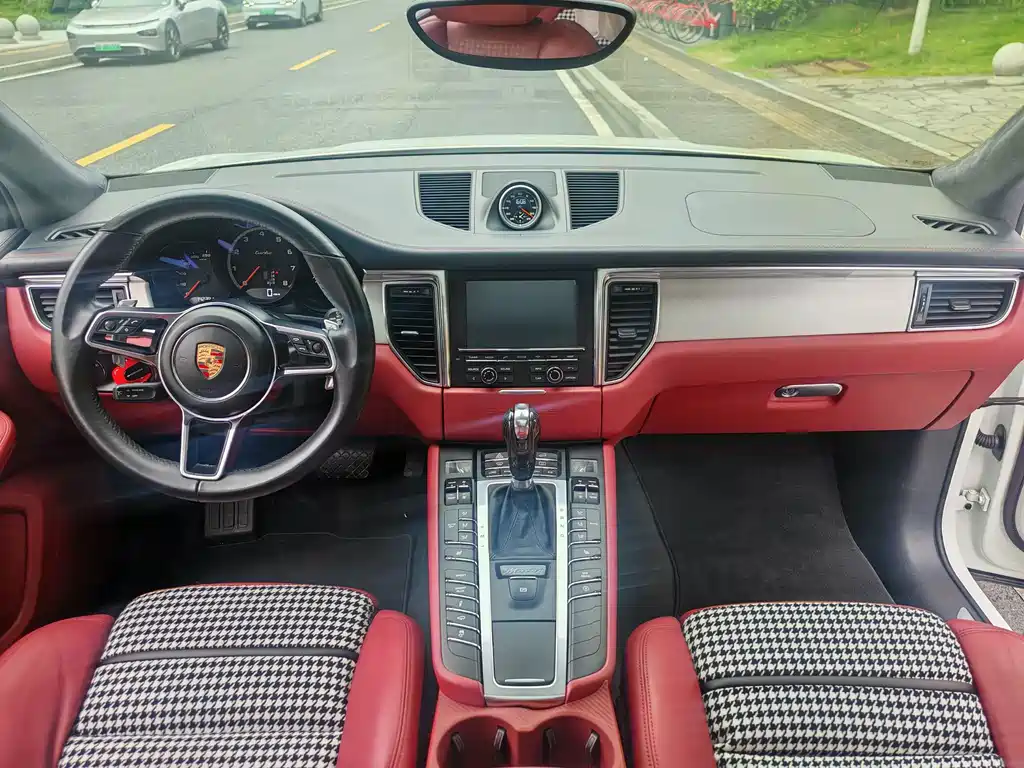 Porsche Macan 2015 — фото 9