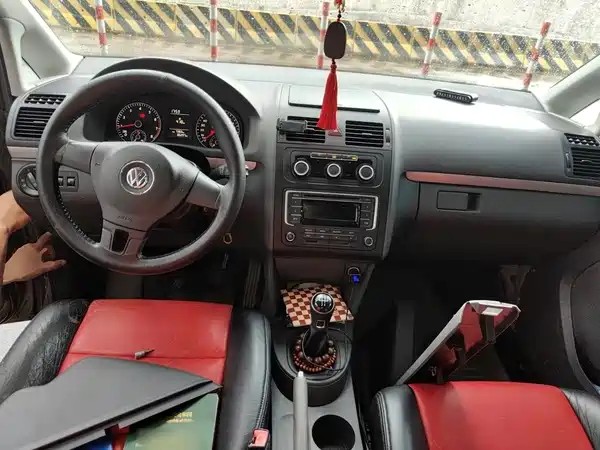 Volkswagen Touran 2015