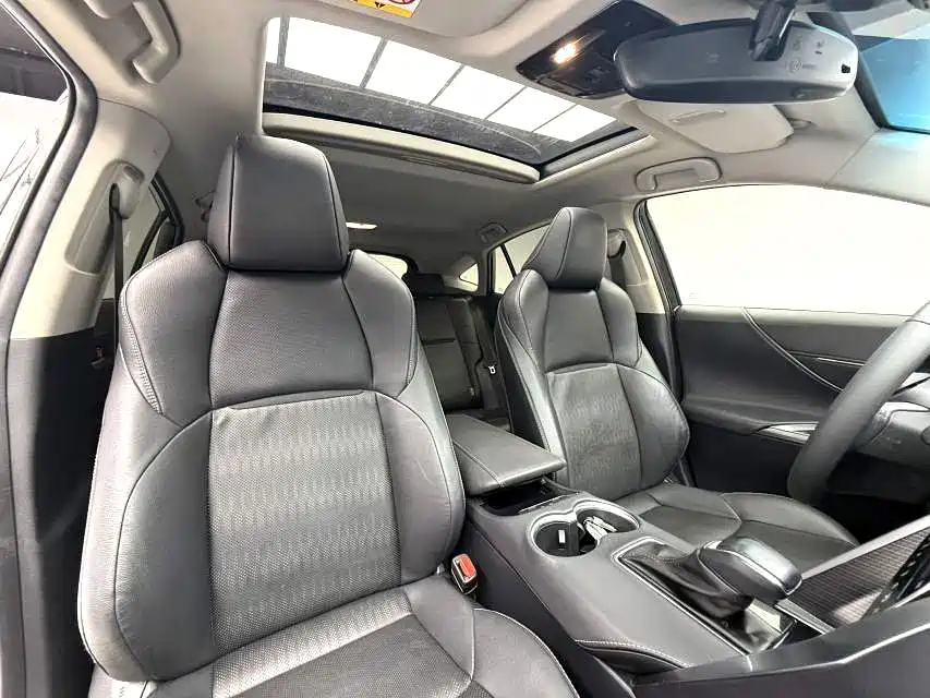 Toyota Venza 2023 — фото 5