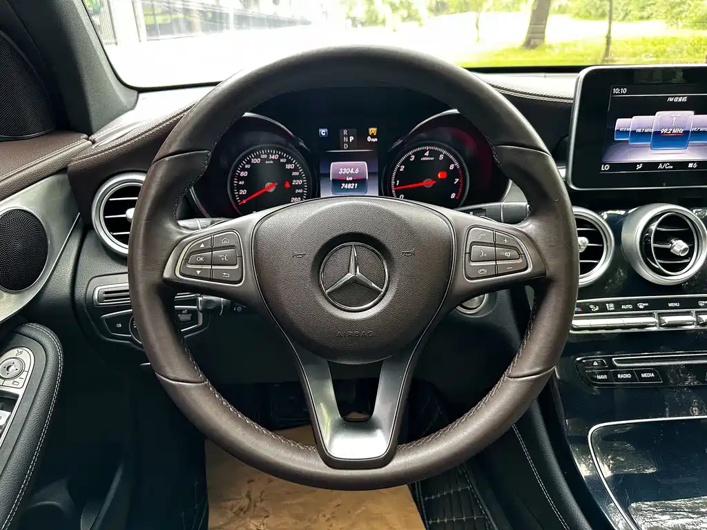 Mercedes-Benz GLC 2018 — фото 13