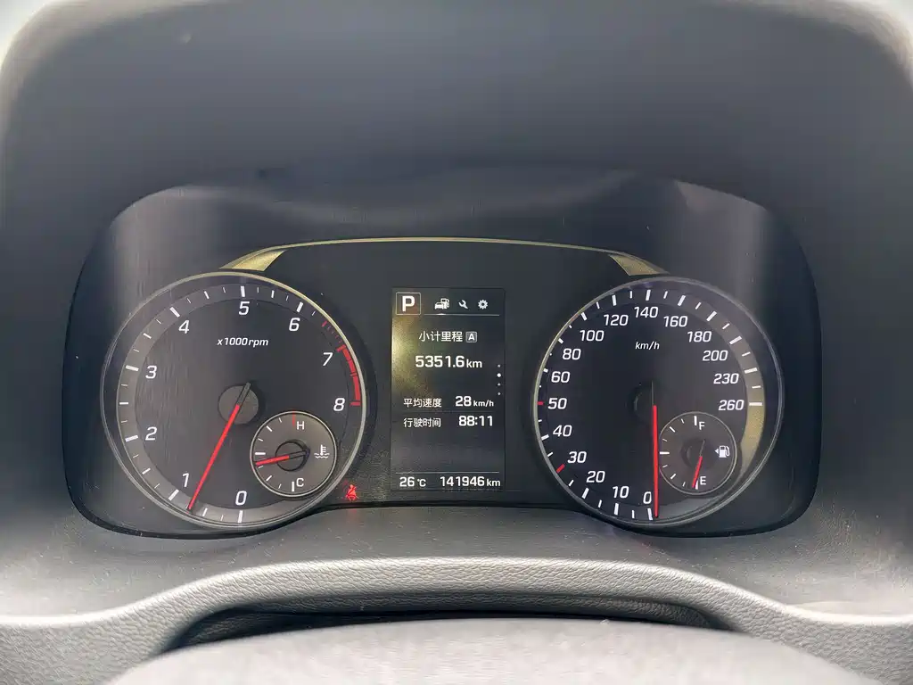 Hyundai Elantra 2019 — фото 11