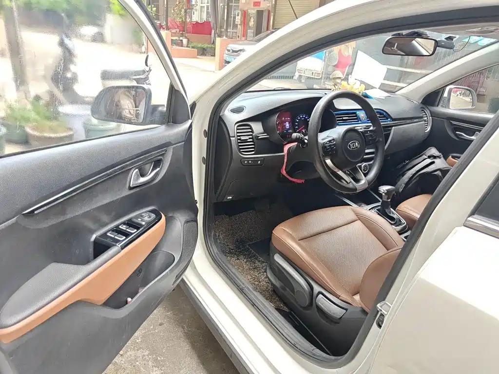 Kia KX CROSS 2017 — фото 17