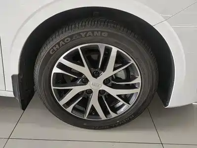 Geely Emgrand 2024
