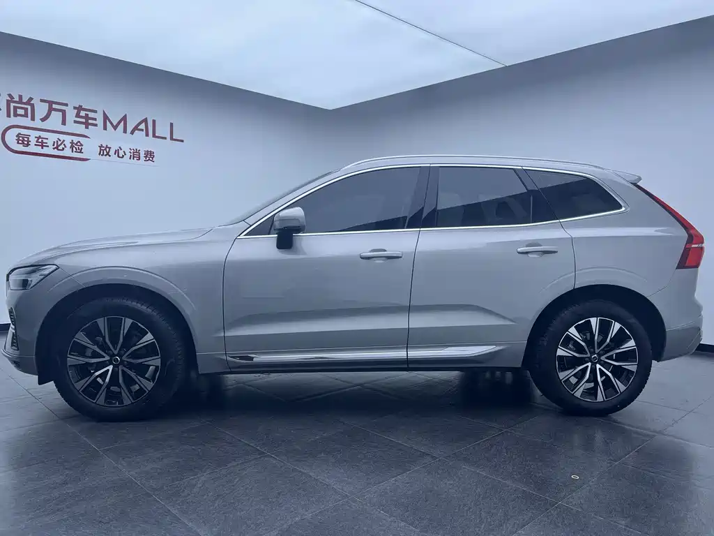 Volvo XC60 2022 — фото 10