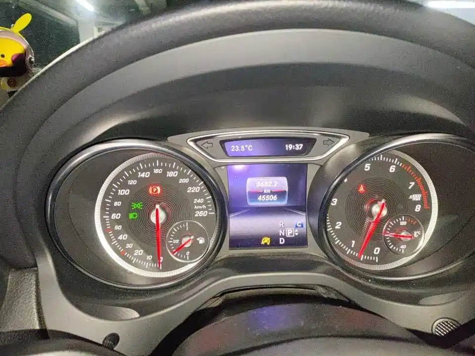 Mercedes-Benz GLA 2018 — фото 19