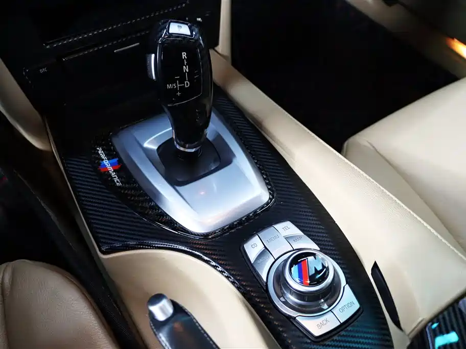 BMW 5 Series 2010 — фото 17