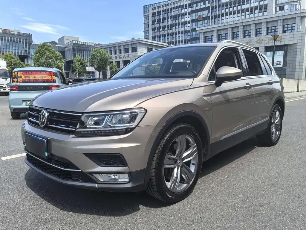 Volkswagen Tiguan 2017 — фото 1