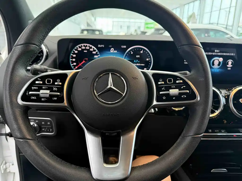 Mercedes-Benz GLA 2021 — фото 13