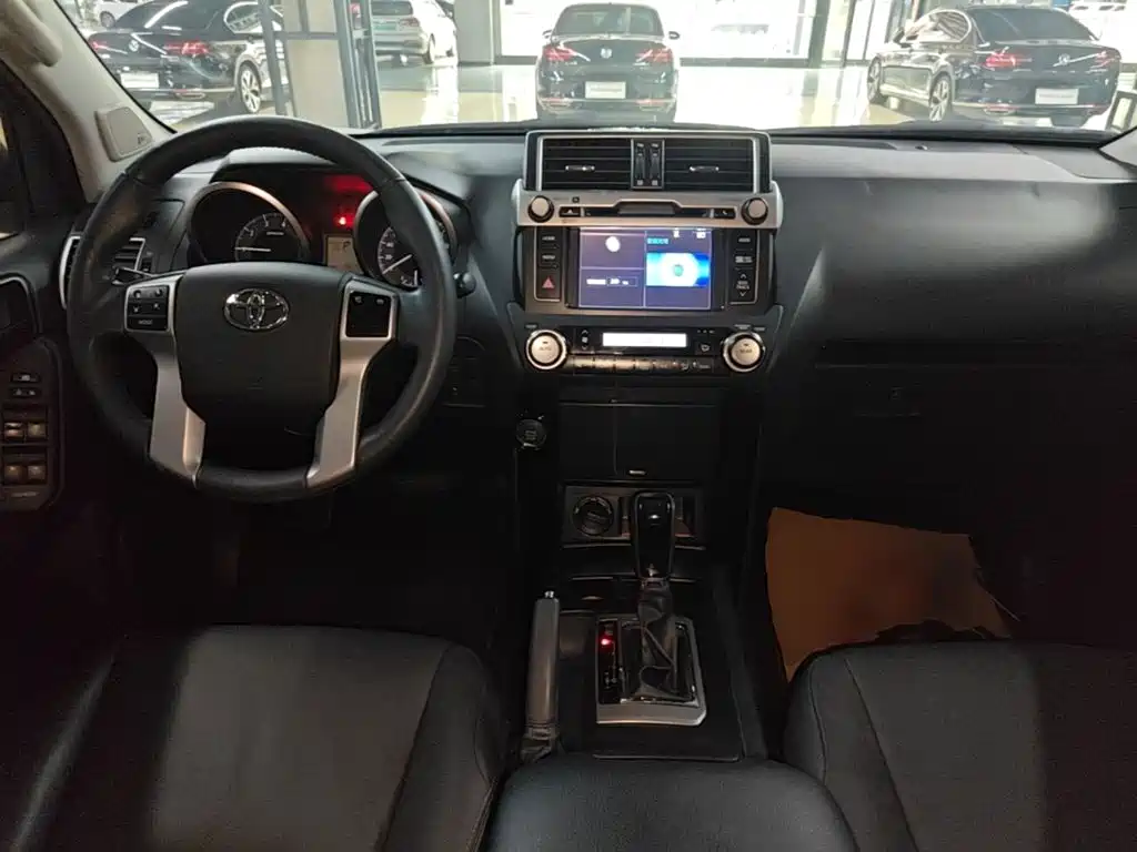 Toyota Prado 2017 — фото 10