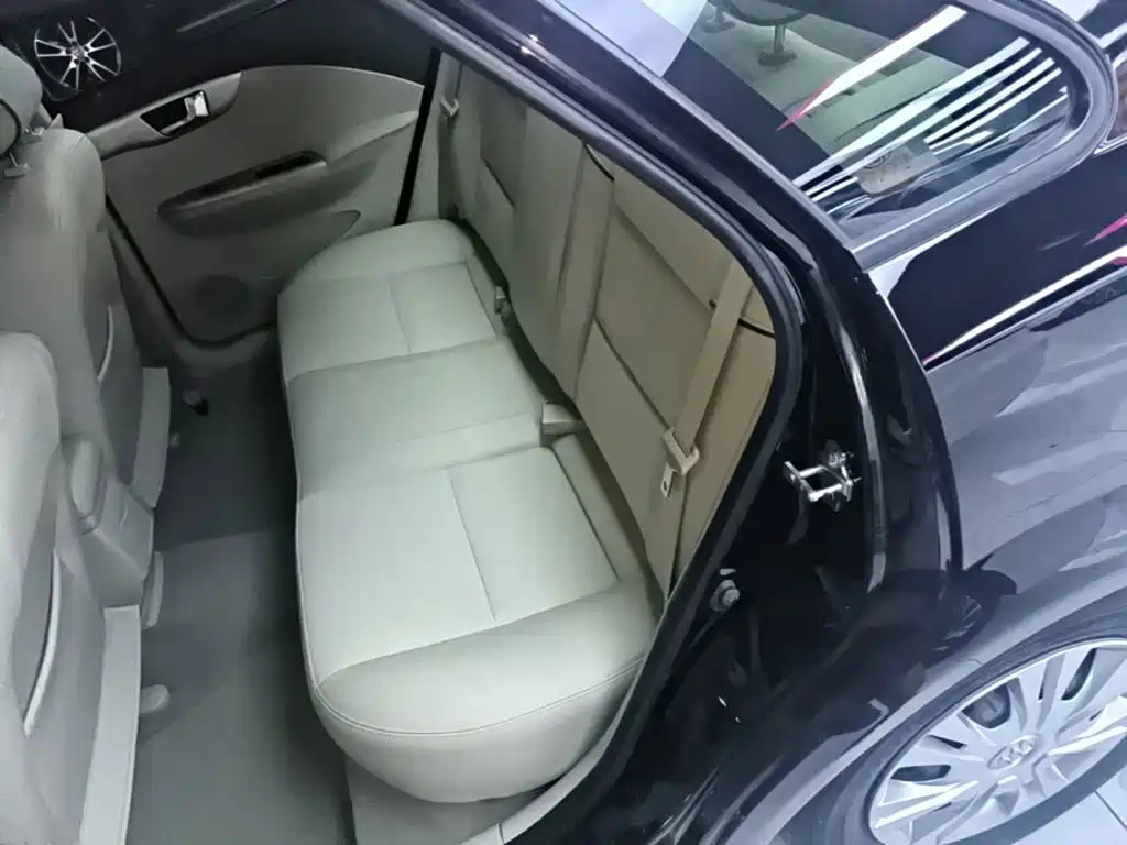 Buick Excelle 2015 — фото 17