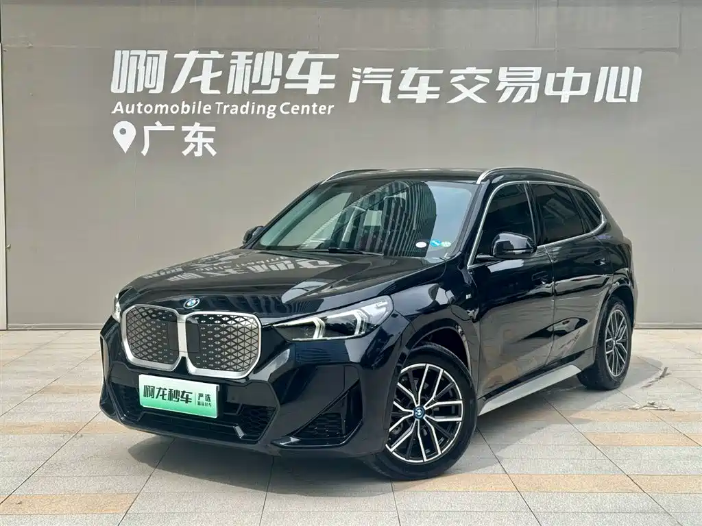 BMW iX1 2024