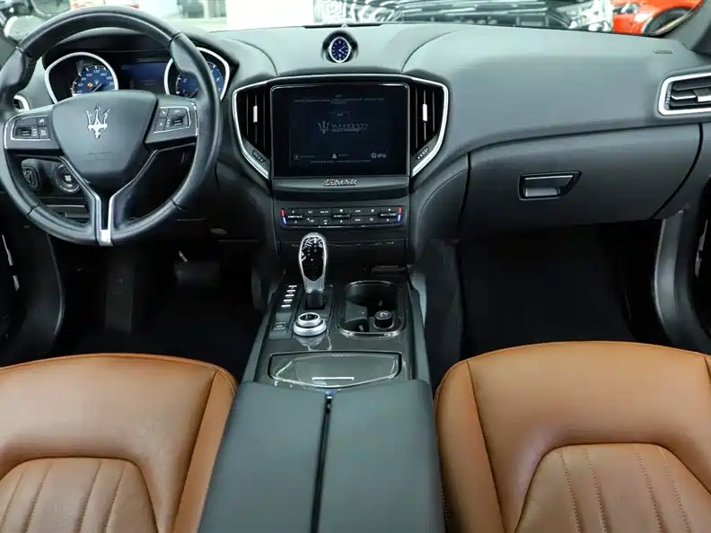 Maserati Ghibli 2019 — фото 13